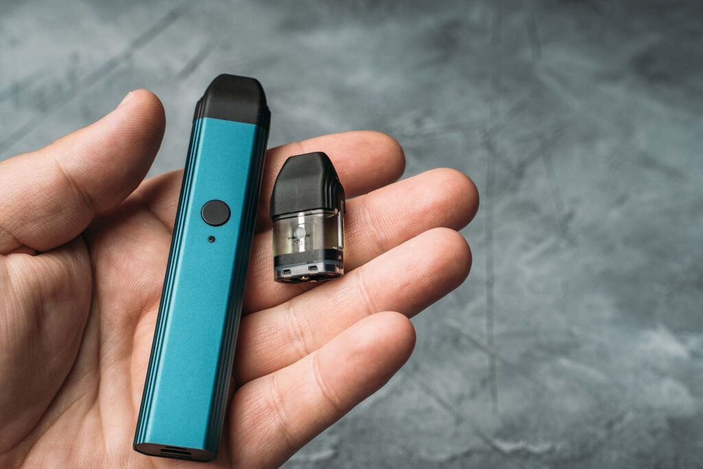 Disposable CBD Vape vs Refillable CBD Vape